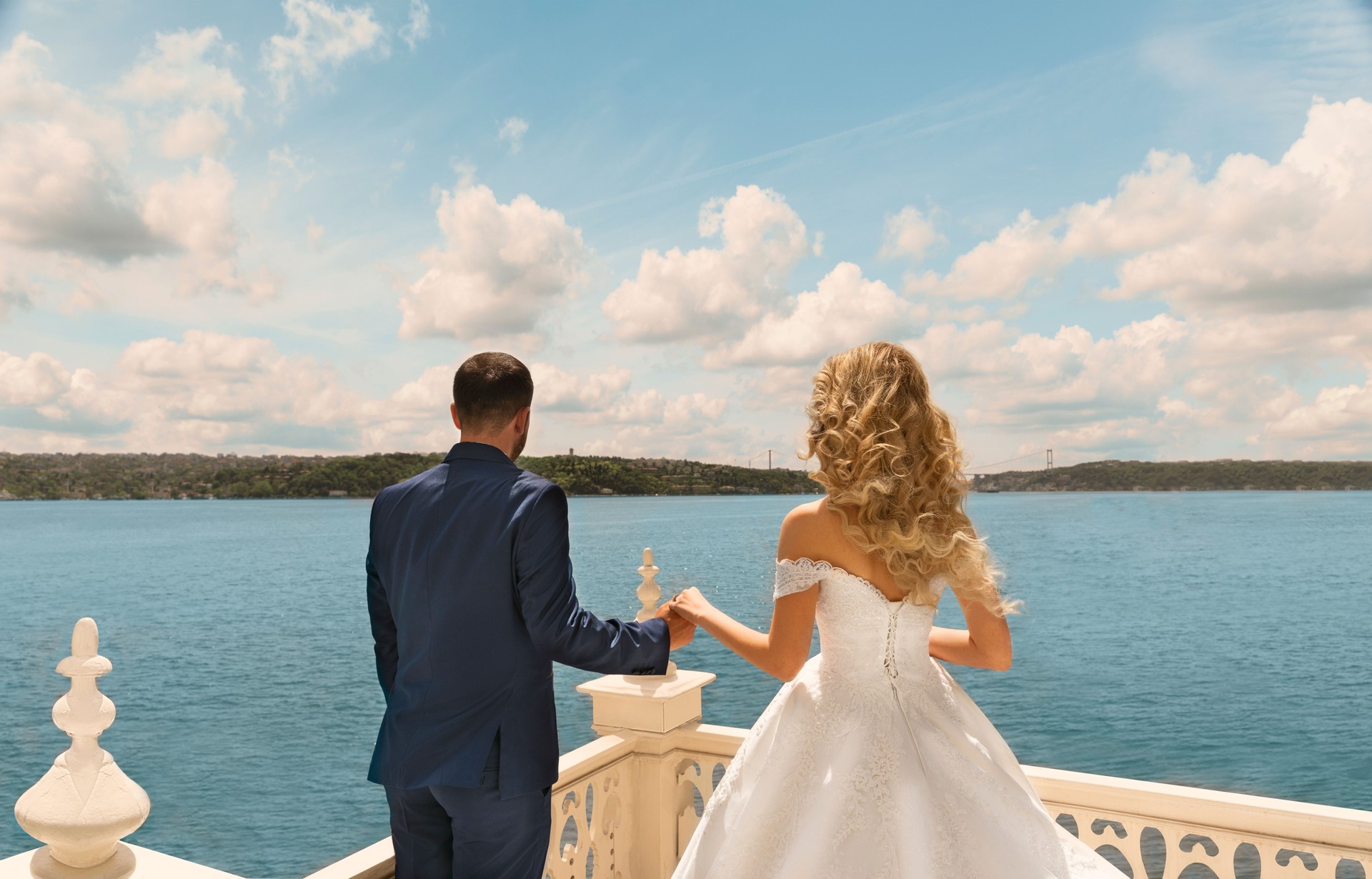 Bride and Bridegroom in the Bosphorus Luxury Hotel Wedding - Istanbul Seascape in the Topkapi Palace